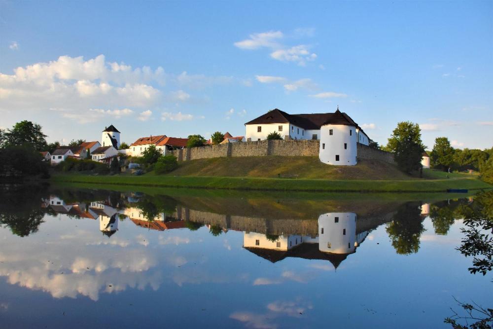 Ubytovani Pod Jilmem Zar Bagian luar foto